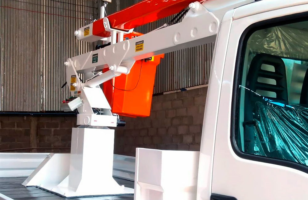 Linha Viva com Carroceria Metálica