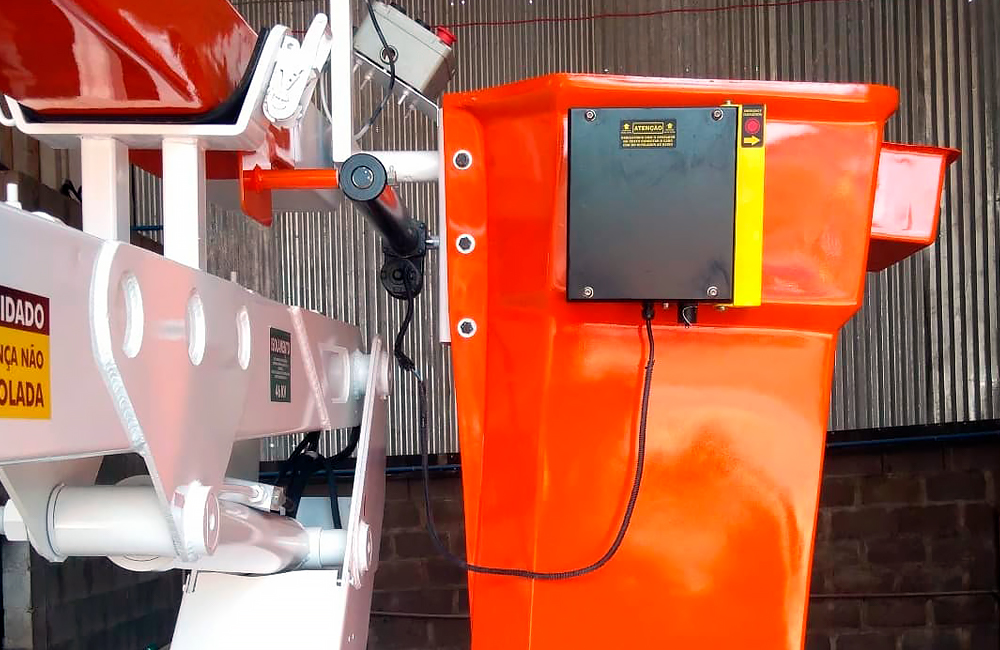 Linha Viva com Carroceria Metálica