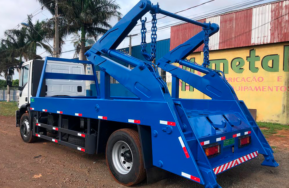 Poliguindaste Articulado para Caçambas